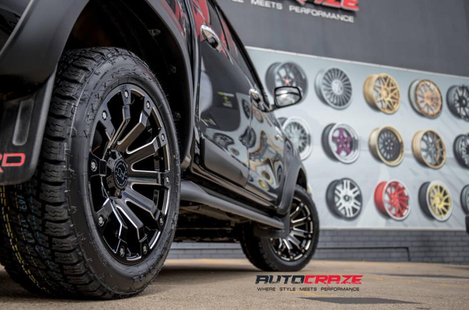 TOYOTA HILUX N80 4WD SELKIRK GLOSS BLACK MILLED